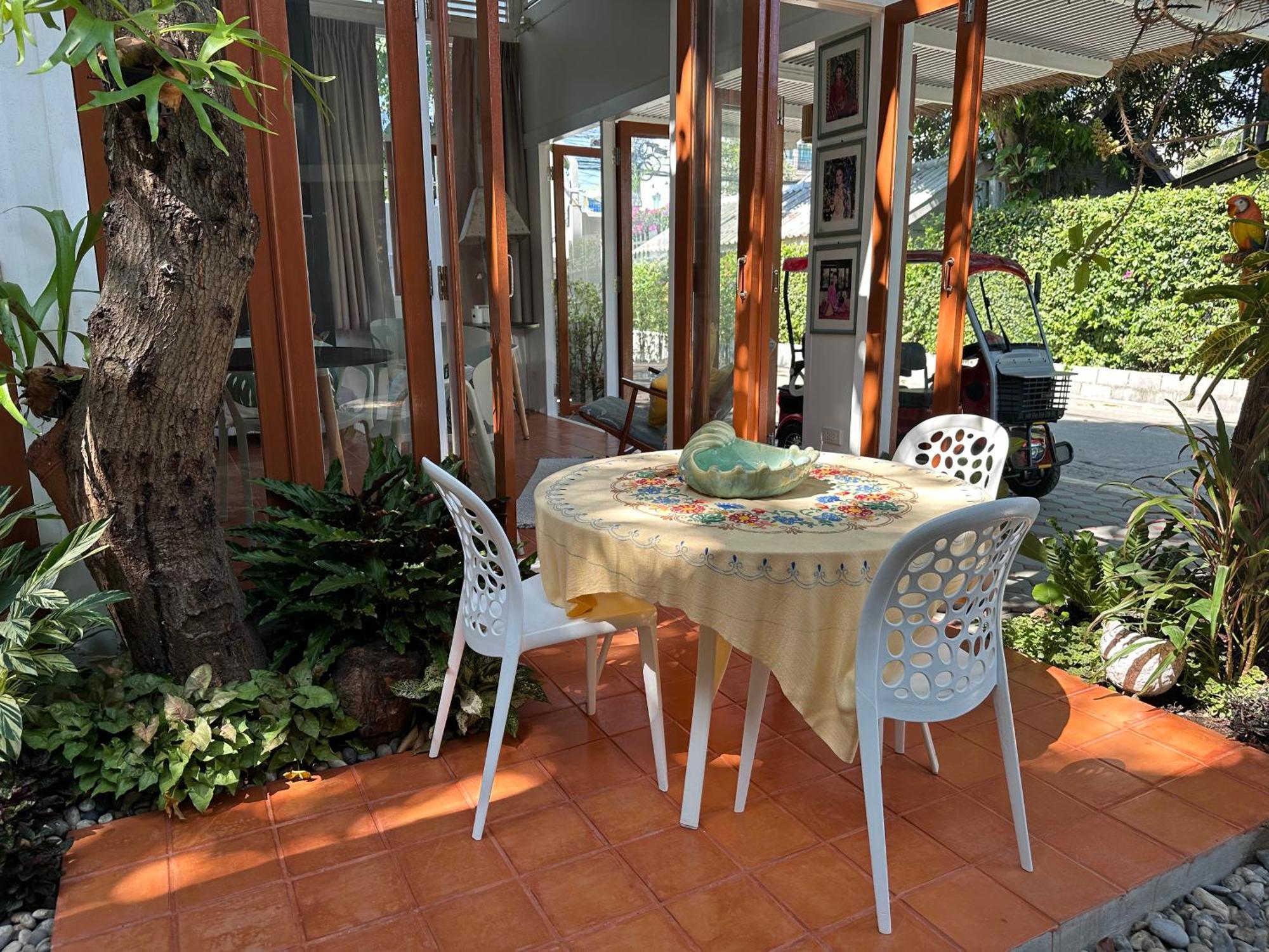 Warm White House Hua Hin